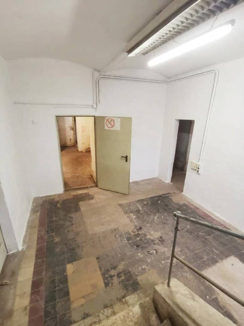 66m² Lager in 1100 Wien, Favoritenstraße, Souterrain – Zugang