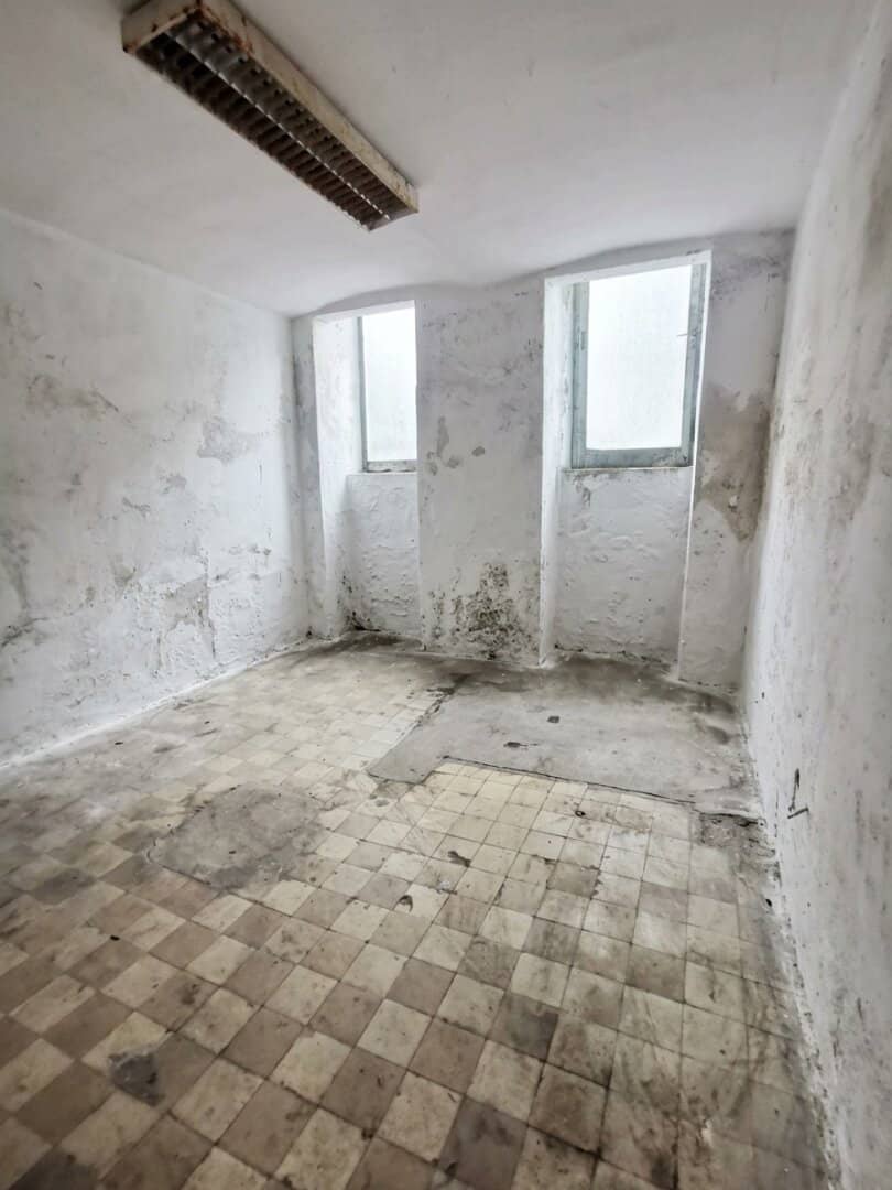 66m² Lager in 1100 Wien, Favoritenstraße, Souterrain – Zugang