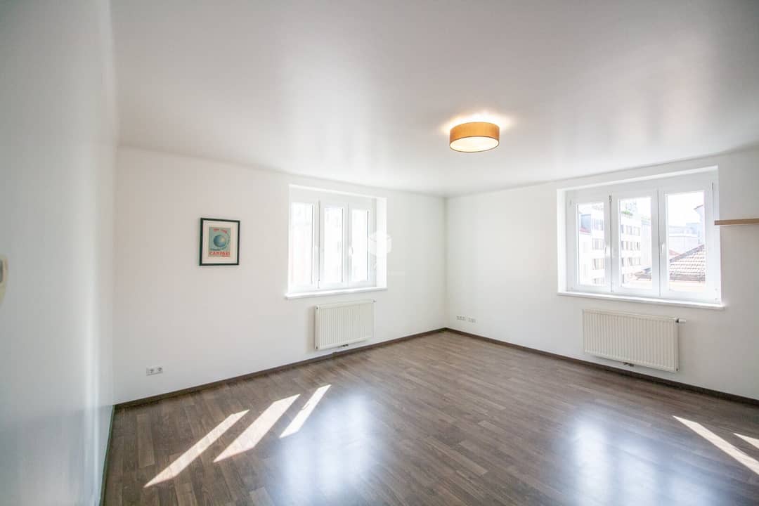 Helle Praxis nahe Hauptbahnhof in Wien Favoriten – 98 m², Lift