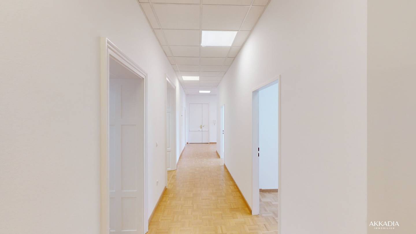 Premium office in top location on Mariahilfer Straße – expansion possibility up to approx. 1200 m²