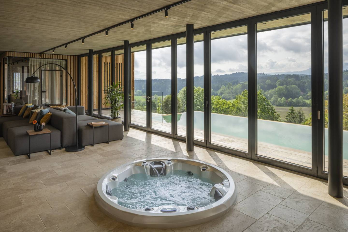 Luxus-Ferienhaus in Wies: Panorama & Außenpool, Sauna, Pelletheizung
