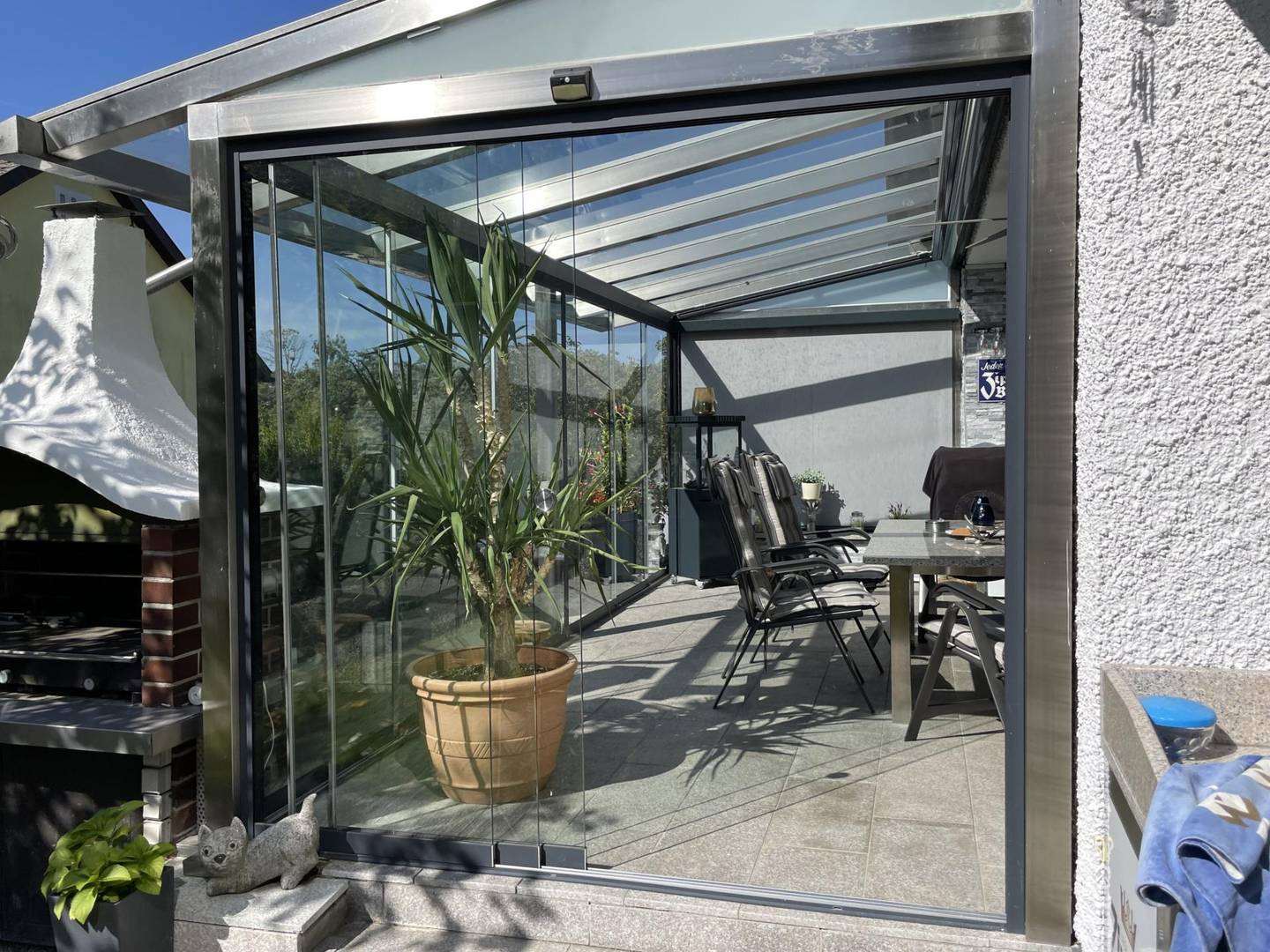 Haus in Niederneukirchen: 2 getrennte Wohneinheiten mit Wintergarten