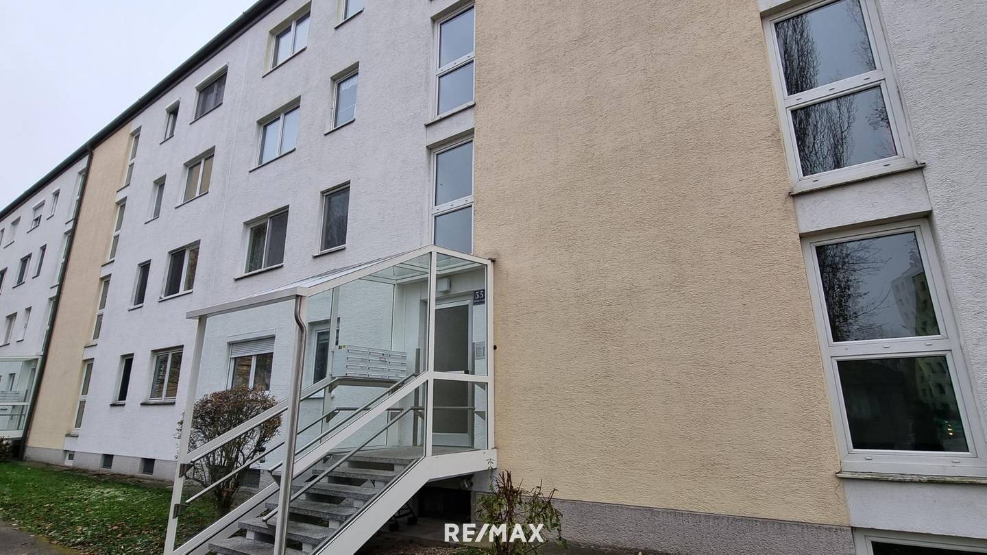 Wohnung mit Loggia und Mieteinnahmen