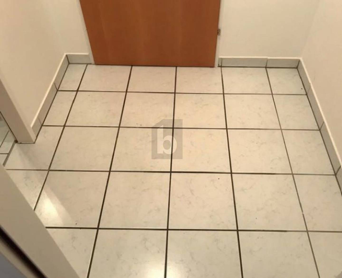 Fully furnished apartment with strong rental demand
