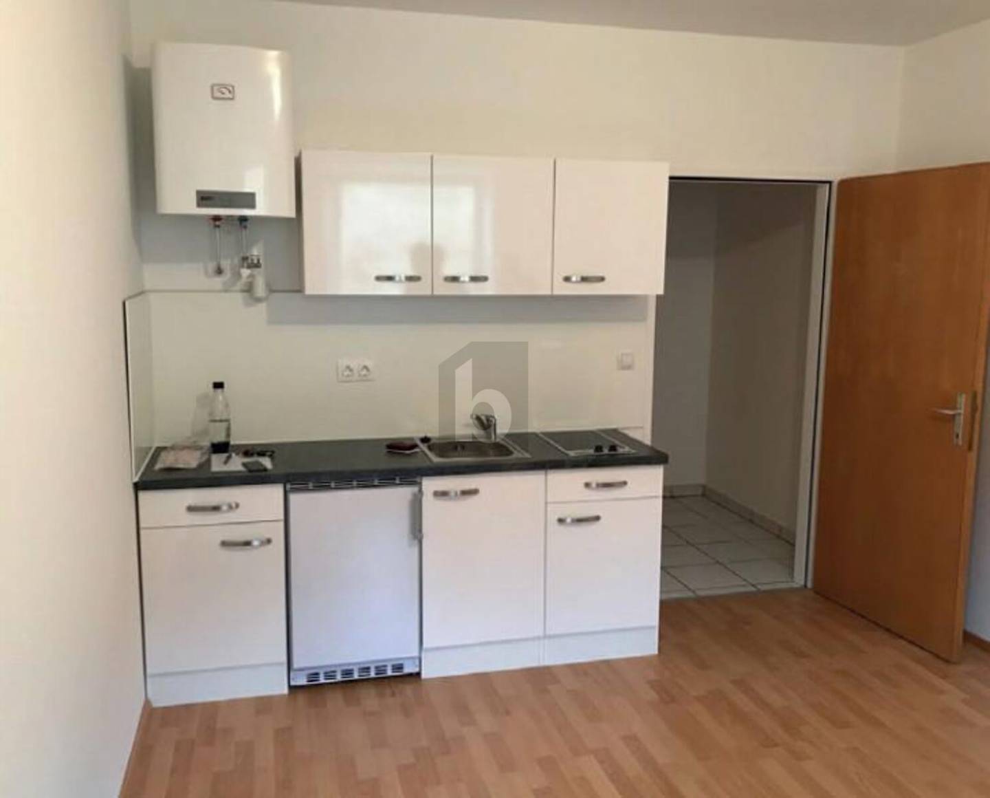 Fully furnished apartment with strong rental demand