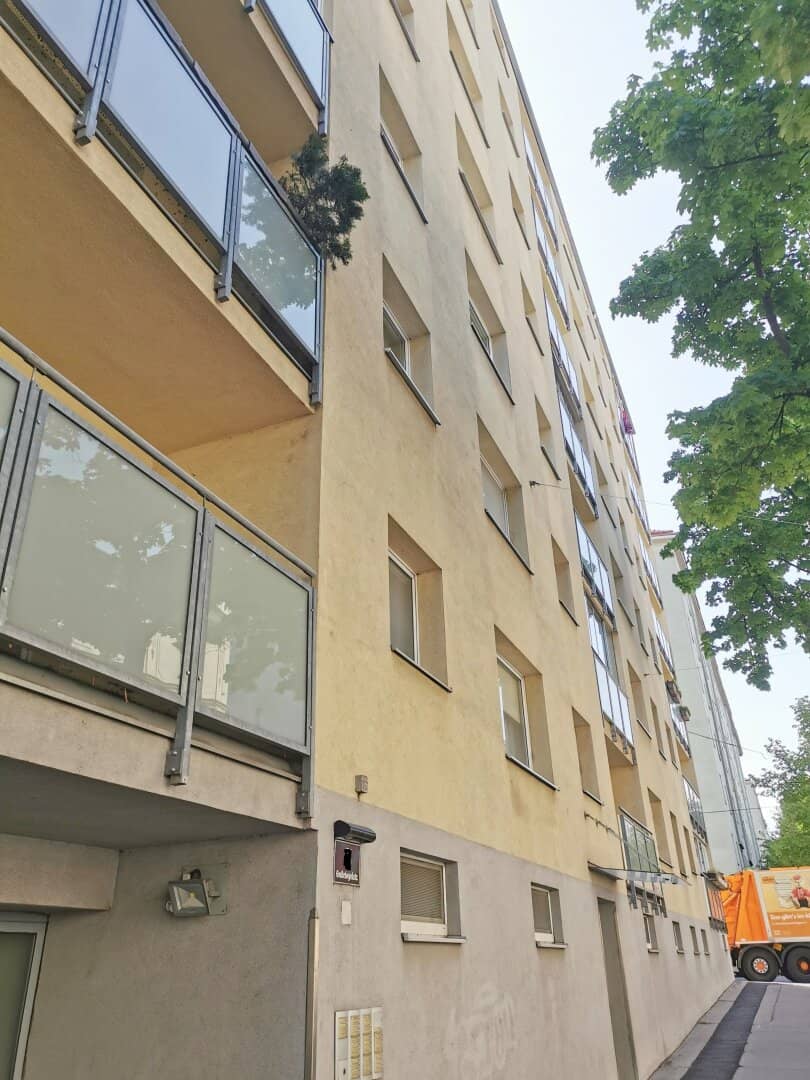 West facing loggia and built in kitchen near subway