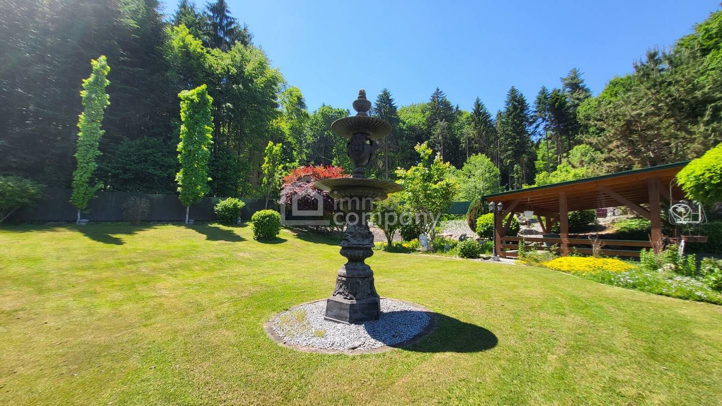 Verstecktes Luxusrefugium mit parkähnlichem Garten & privatem Wellnessbereich