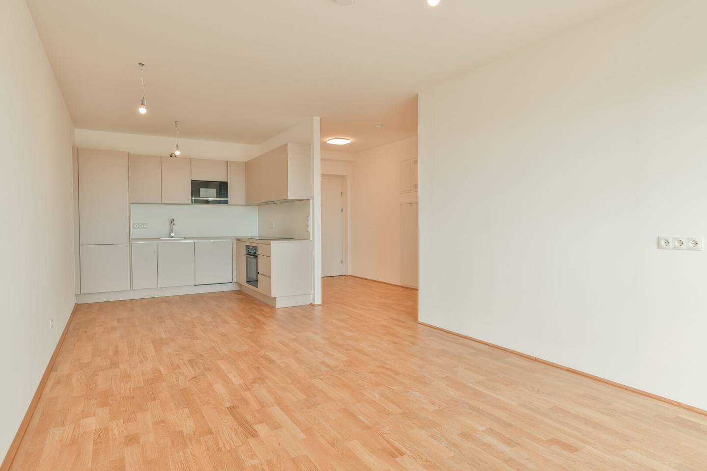 Brand new apartment with balcony Danube Hills