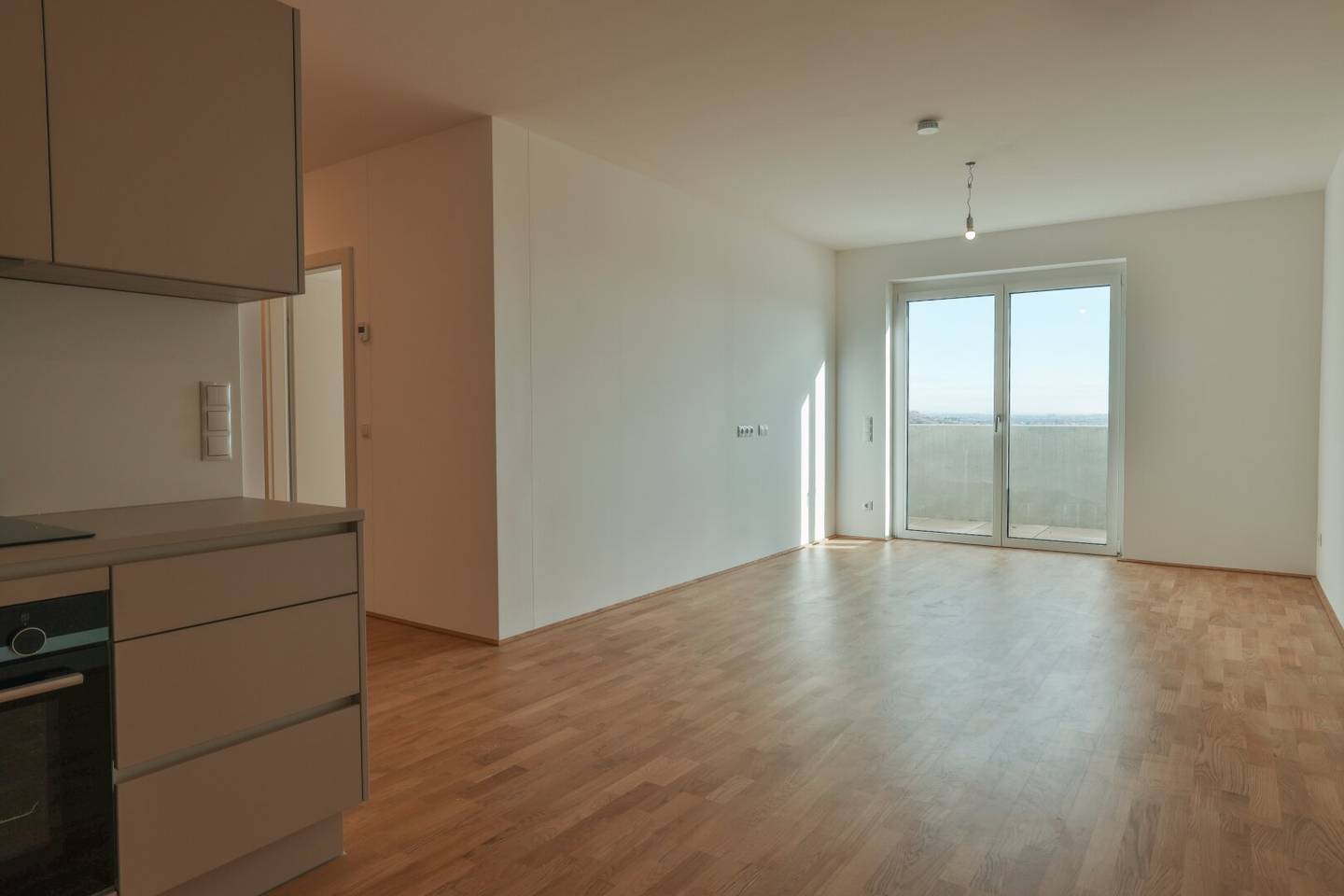 Brand new apartment with balcony Danube Hills