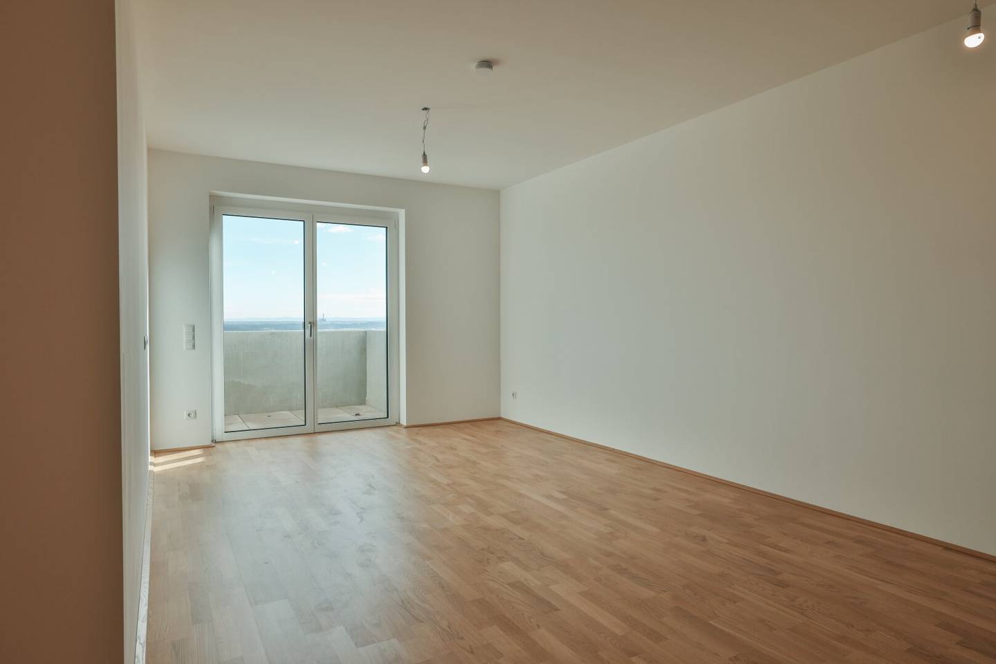 Brand new apartment with balcony Danube Hills