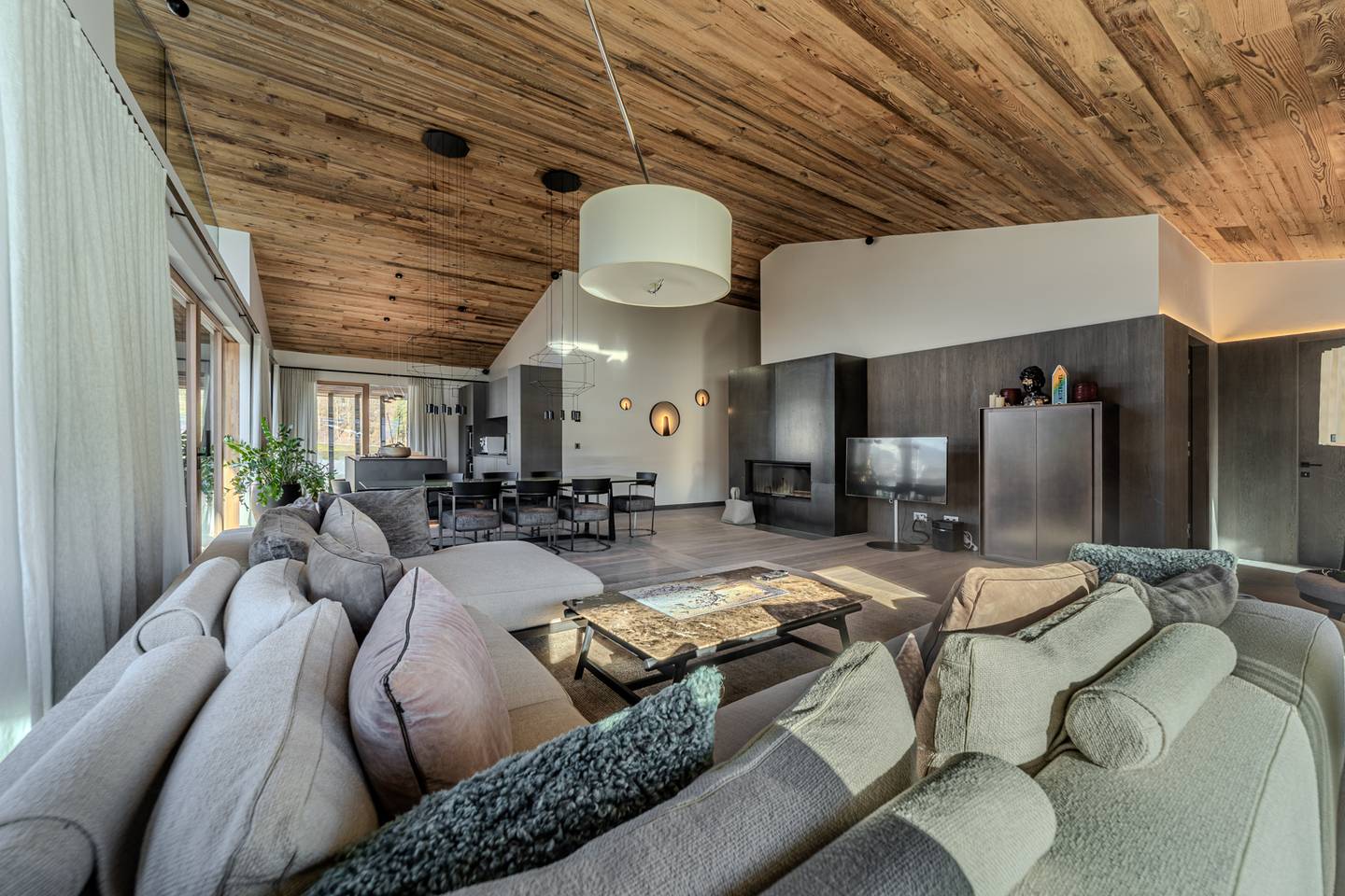 Penthouse with open living area and balcony