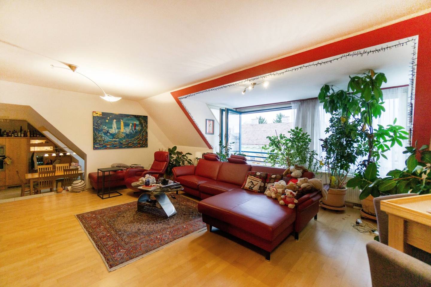 Attic apartment with sauna and two garage spaces