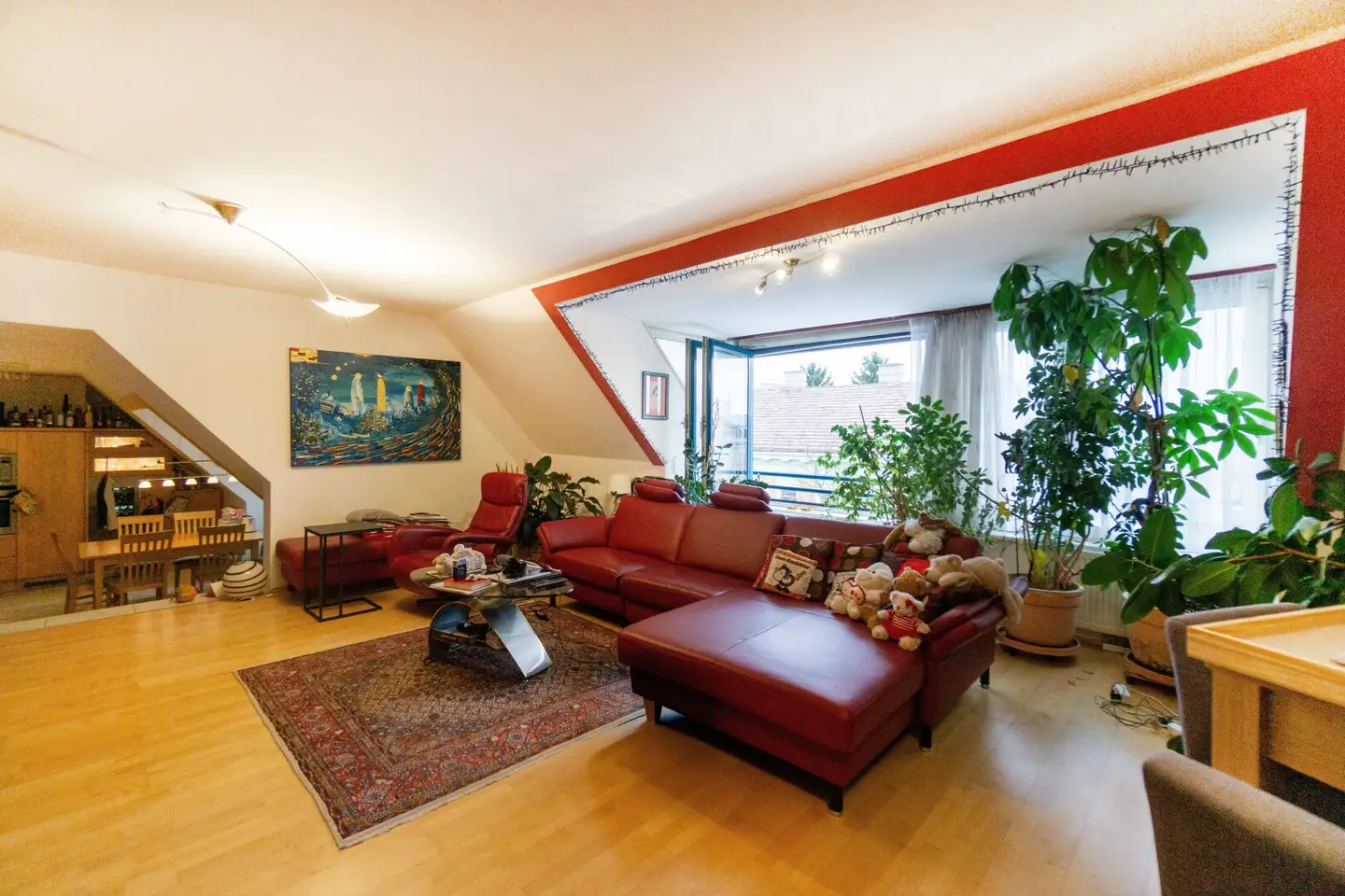 Attic apartment with sauna and two garage spaces