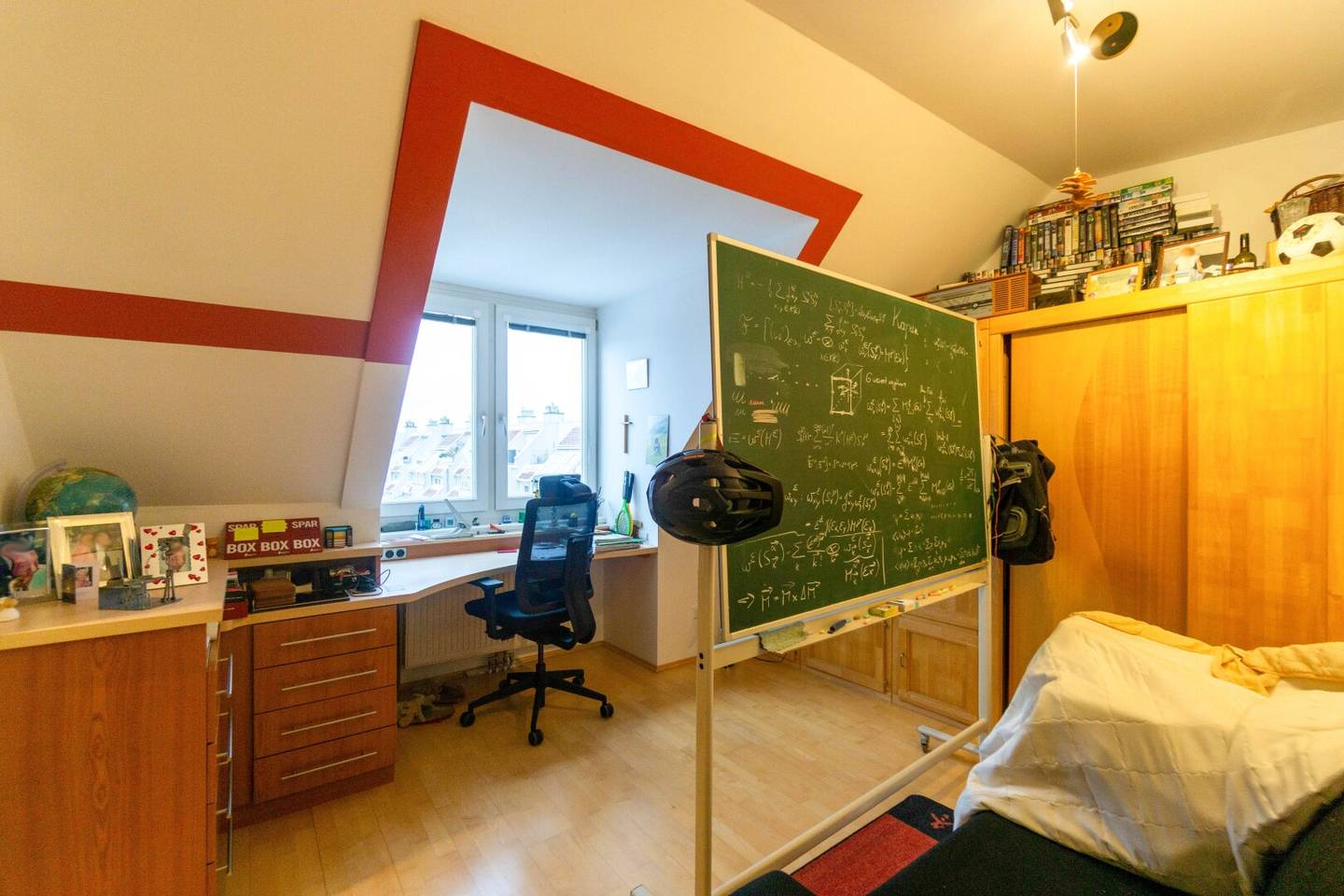 Attic apartment with sauna and two garage spaces