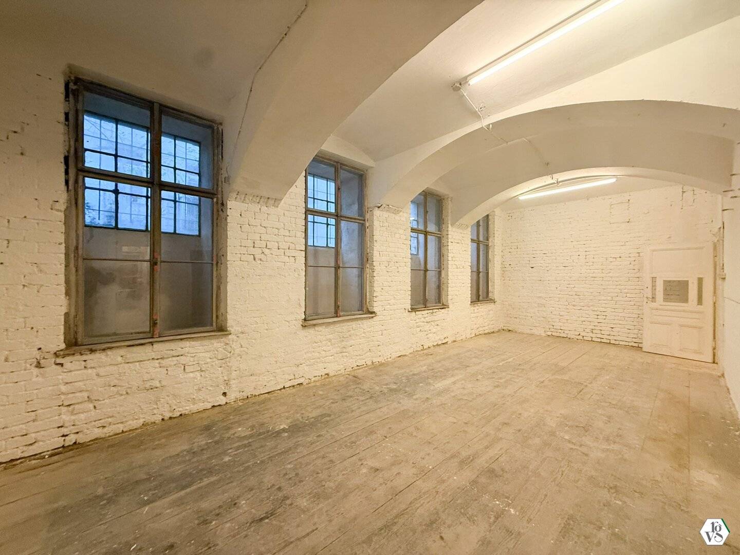 Basement premises near Votivkirche - Office, Studio, Storage, etc.