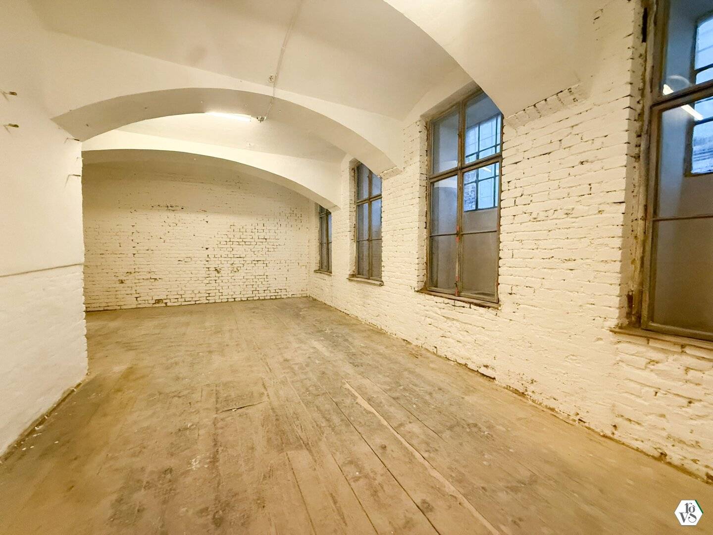 Basement premises near Votivkirche - Office, Studio, Storage, etc.