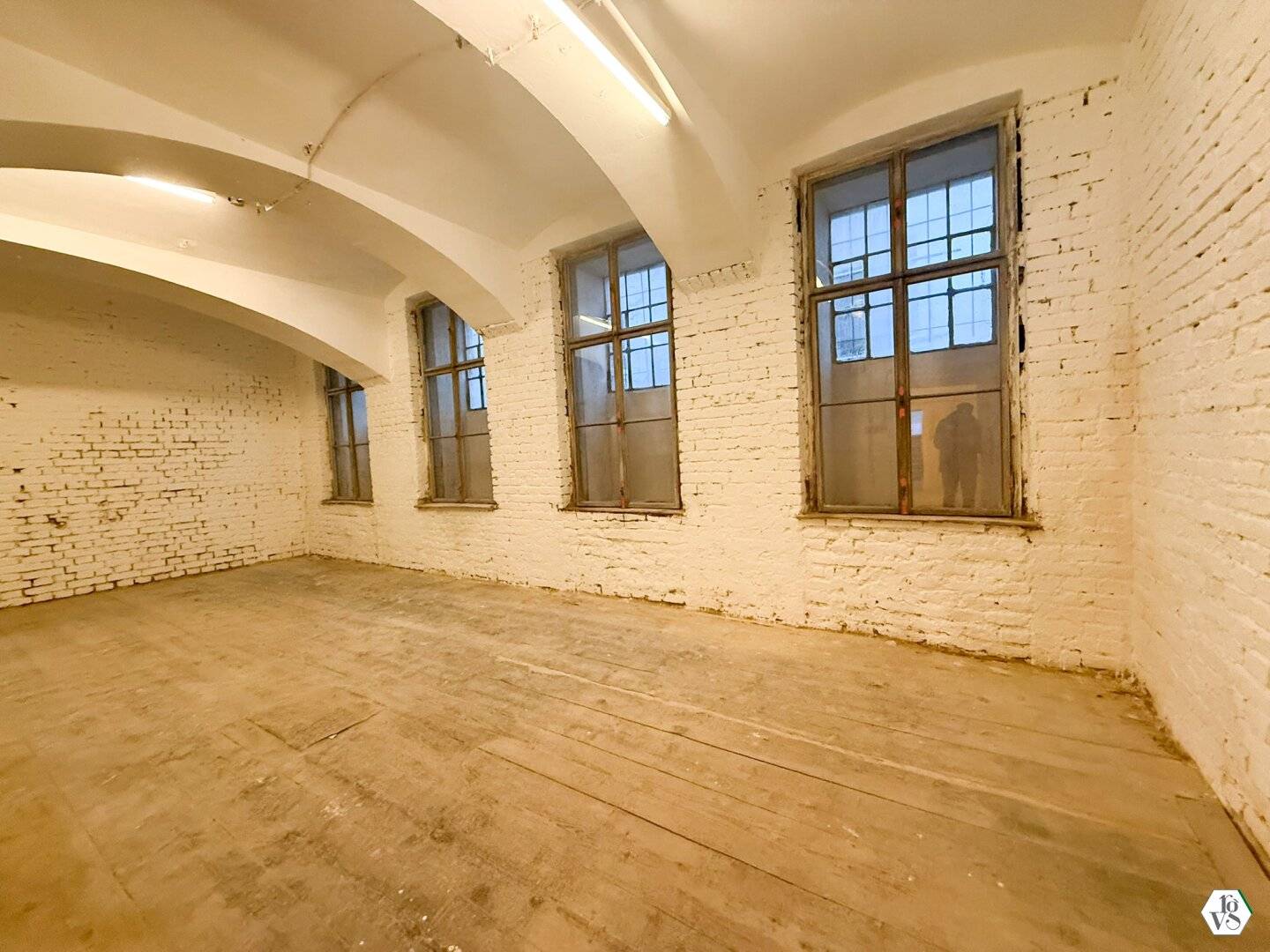 Basement premises near Votivkirche - Office, Studio, Storage, etc.