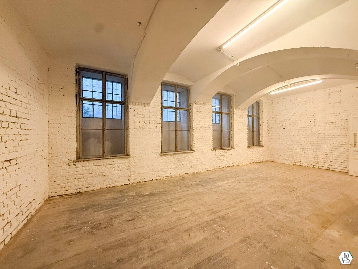 Basement premises near Votivkirche - Office, Studio, Storage, etc.