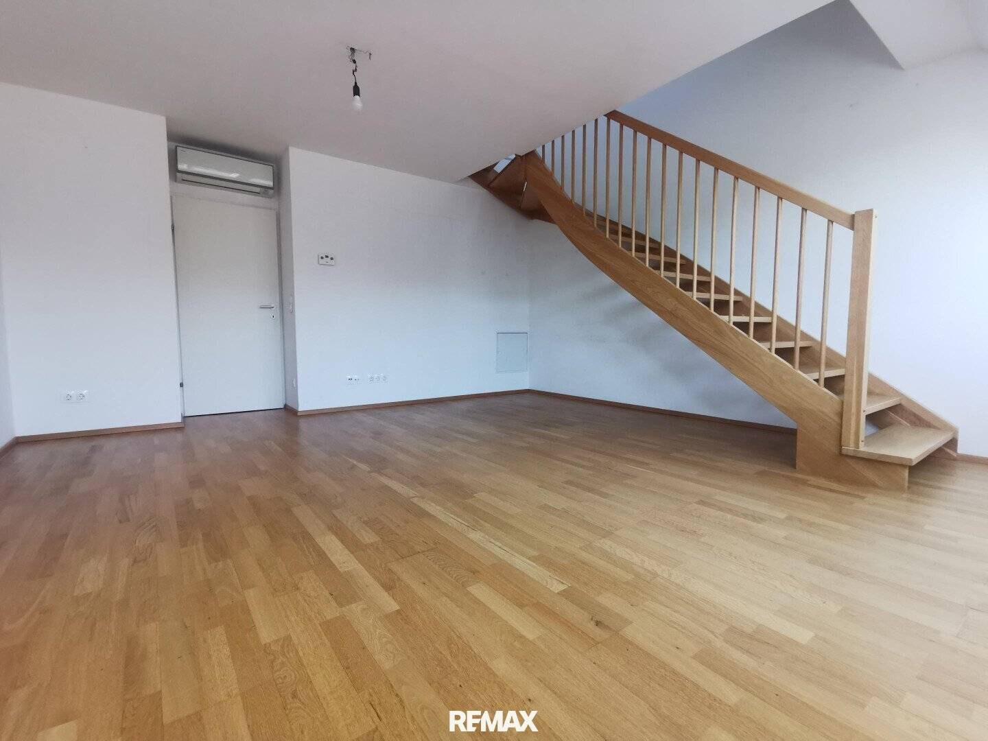 Dachgeschosswohnung Altbau Charme Donaukanal U4