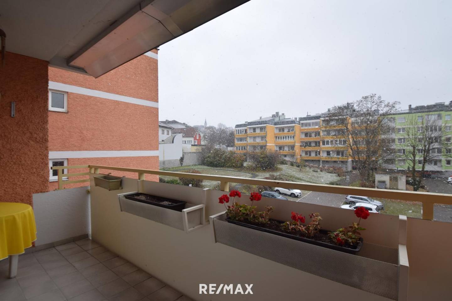 Apartment with spacious rooms two loggias and elevator