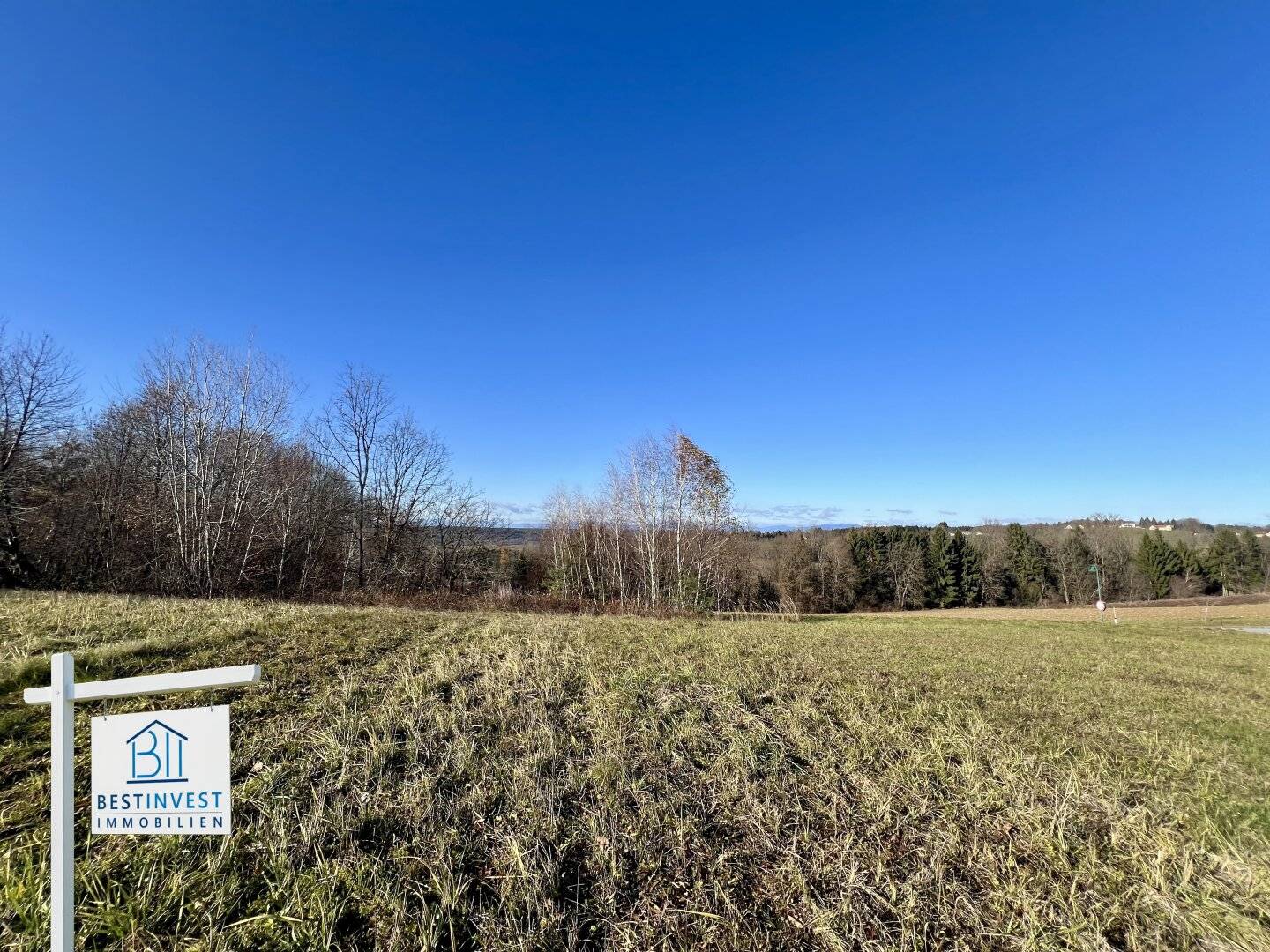 Sunny building plot with distant view in southern Burgenland