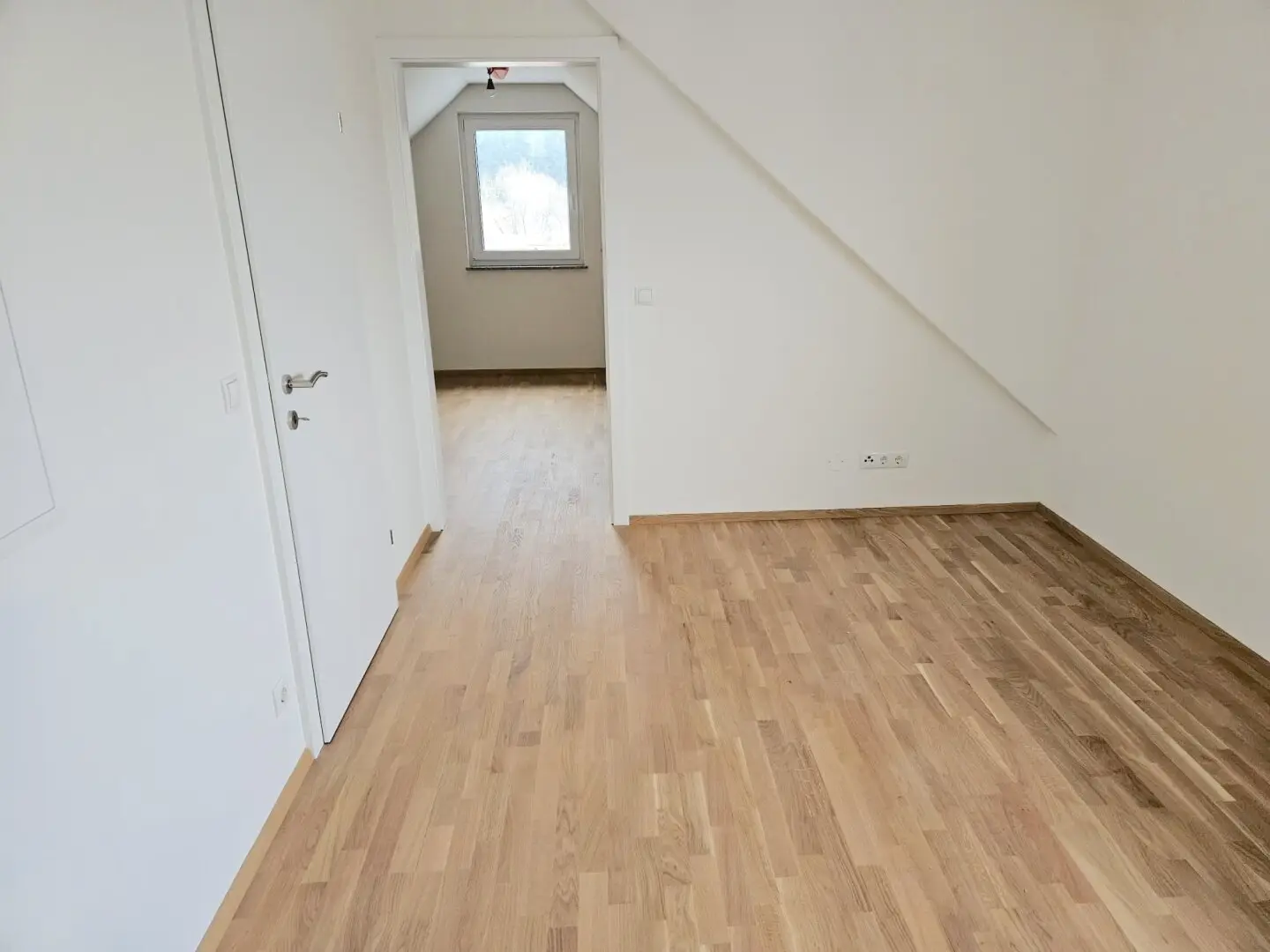 Sonnige 2 Zimmer Wohnung mit Wohnküche