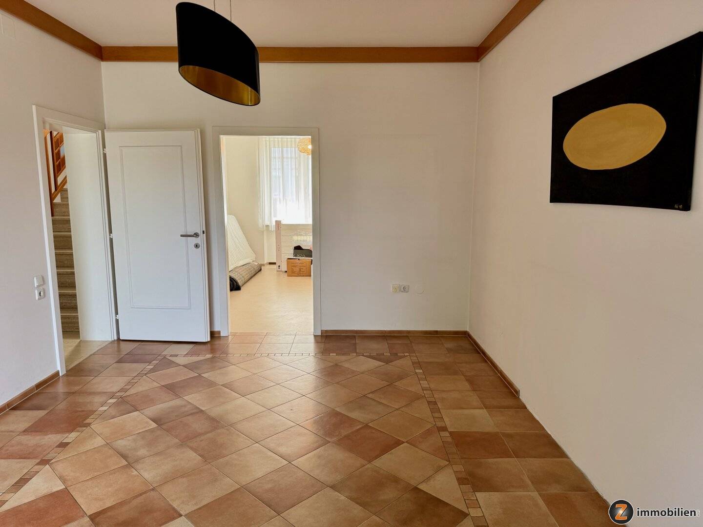 Zinshaus in Stegersbach: vermietete Wohnung + Büroräume, Garagen & Pool