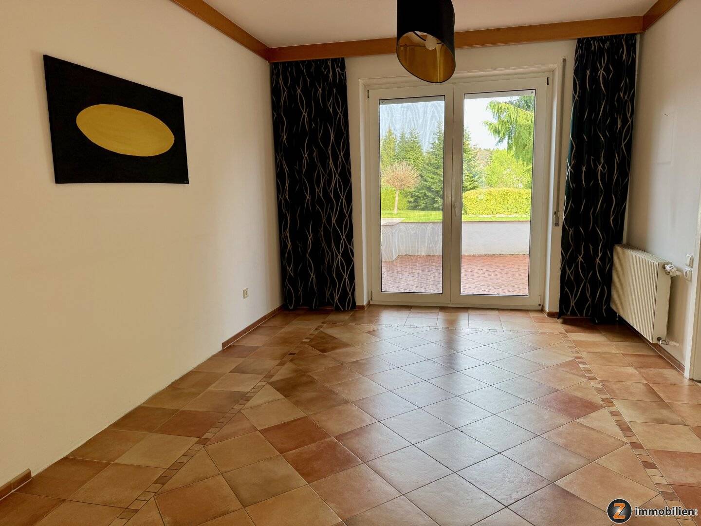 Zinshaus in Stegersbach: vermietete Wohnung + Büroräume, Garagen & Pool