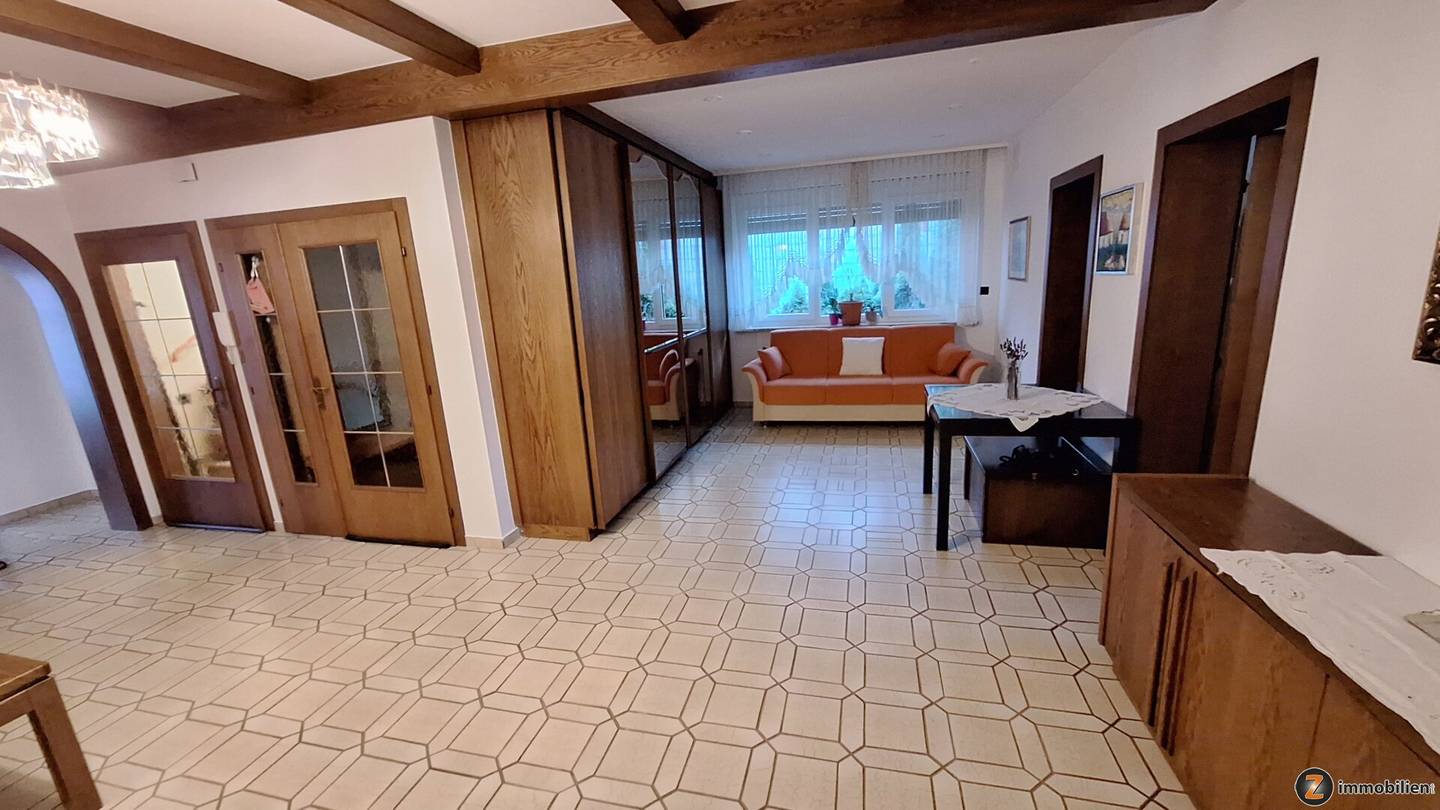 Einfamilienhaus in Schandorf mit großem Garten, 174 m² Wohnfläche
