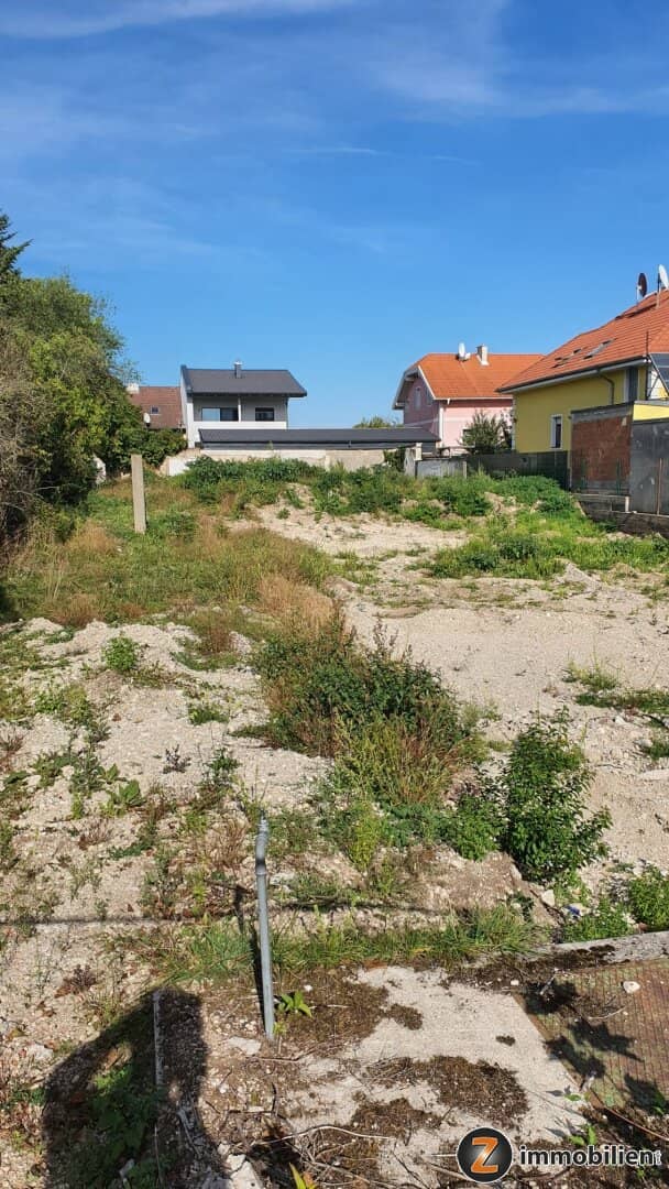 Baugrundstück in Wiener Neustadt – mit Zufahrtsrecht und idealer Größe