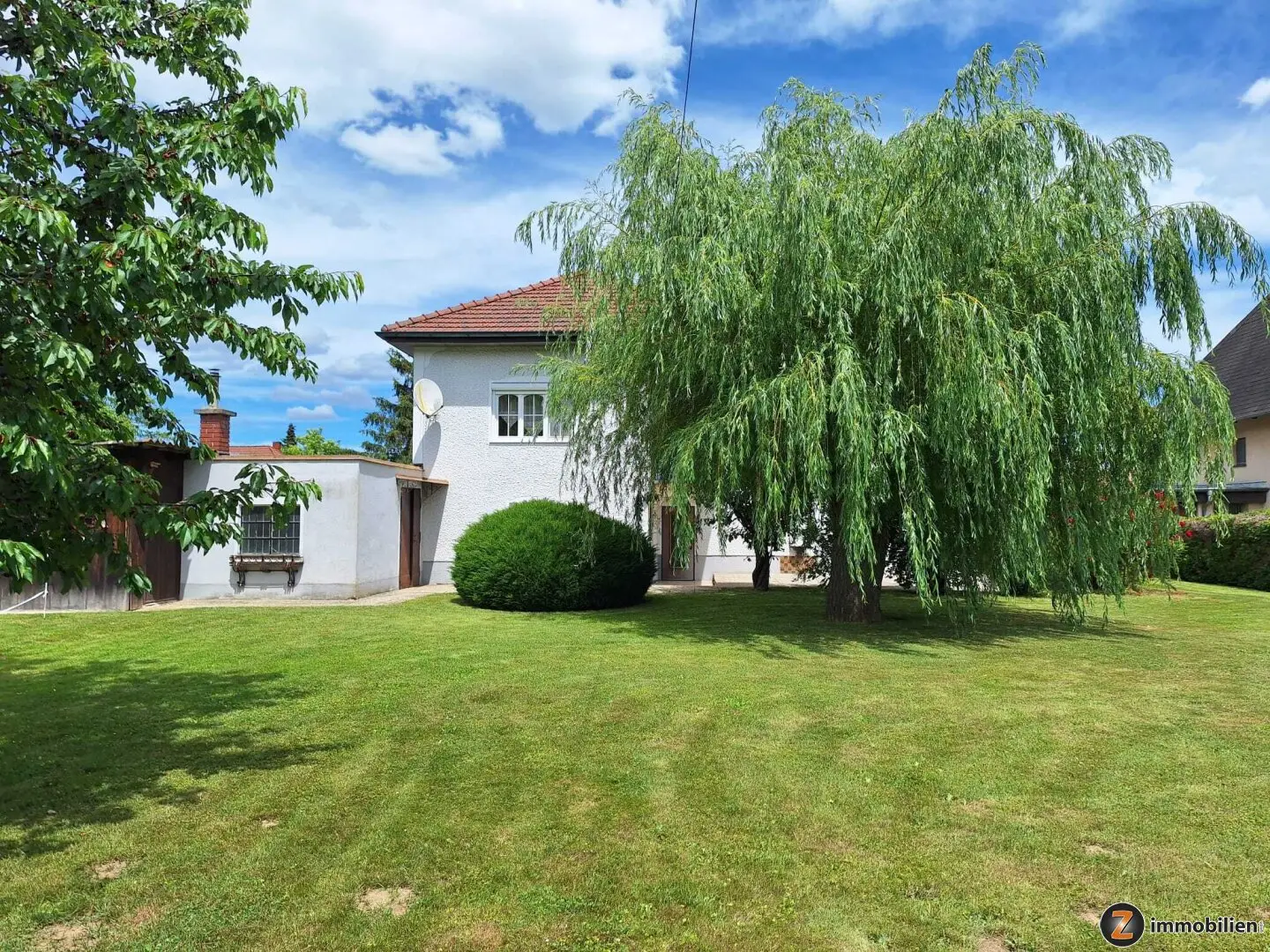 Jabing: Well maintained single family house in a quiet side street