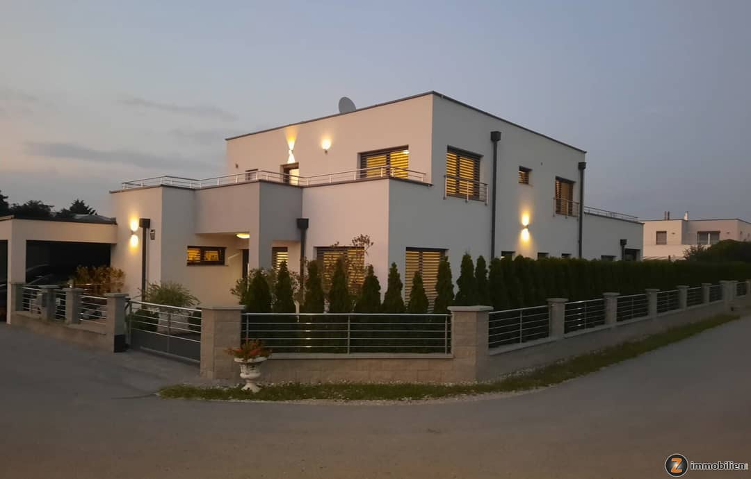 Zweifamilienhaus in Theresienfeld mit Dachterrassen und Doppelgarage