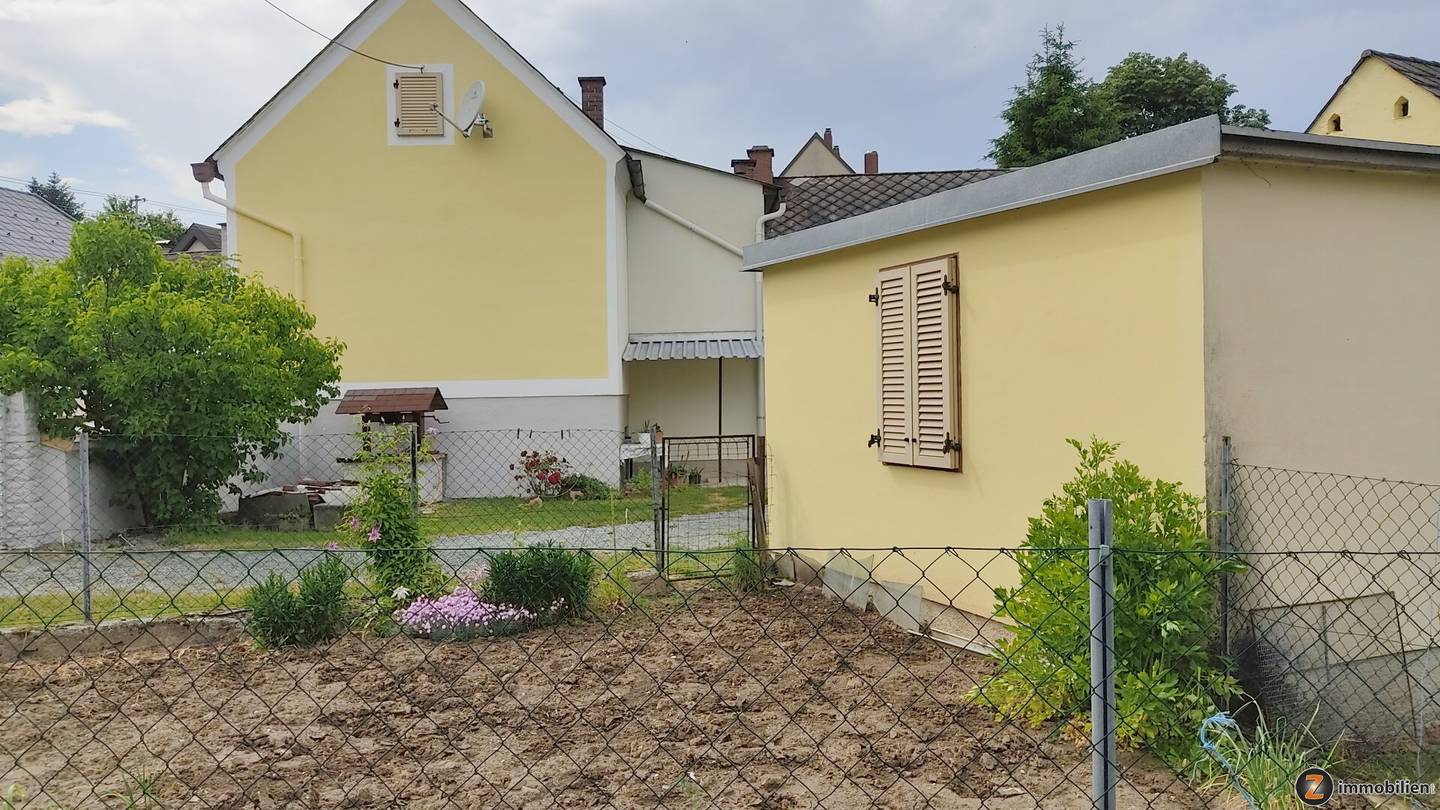 Bauernhaus in Burg, Burgenland mit Garten, großem Stadl und Stall