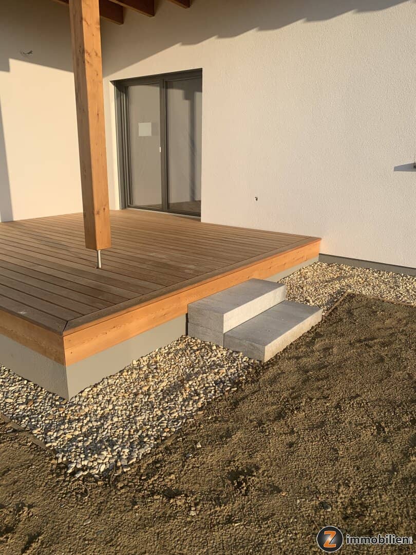 Belagsfertige Doppelhaushälfte in Schandorf: 106 m² Wohnfläche, Carport
