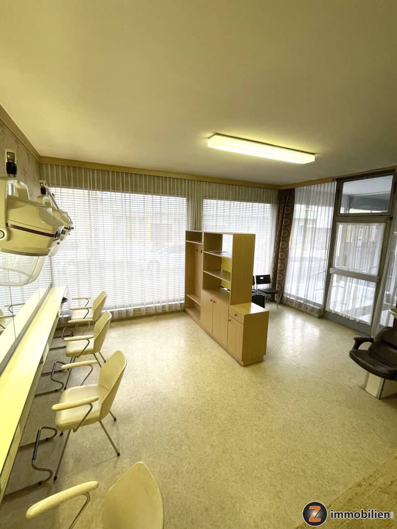 Geschäftslokal in zentraler Lage von Stegersbach, 41 m², 2 Schaufenster