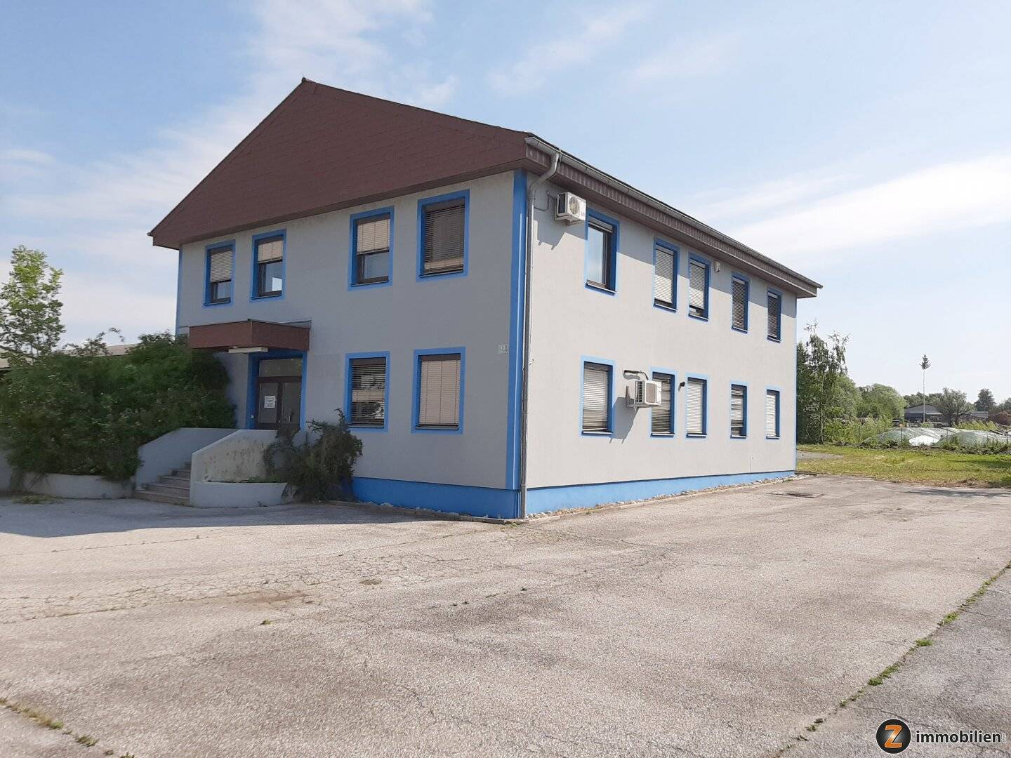 Bürohaus in Hartberg, Industriegebiet: 9 Büroräume, EG/OG, Küche