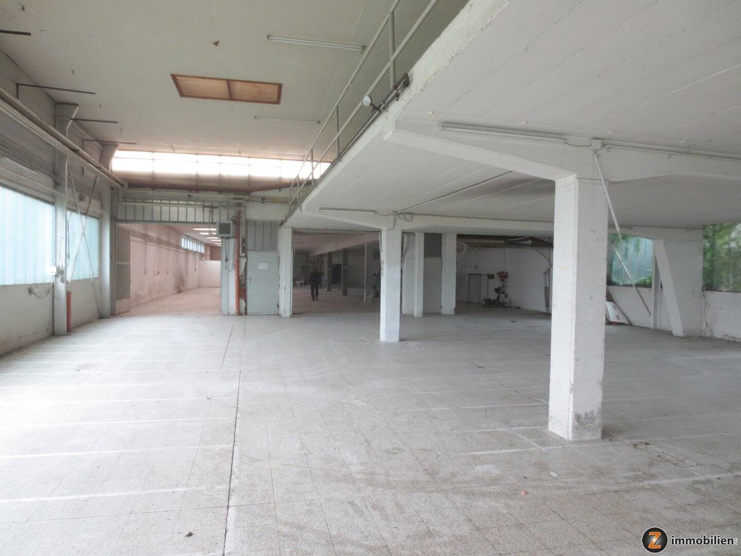 Lagerhalle nahe der S31 in Steinberg-Dörfl mit 1.000 m² Lagerfläche