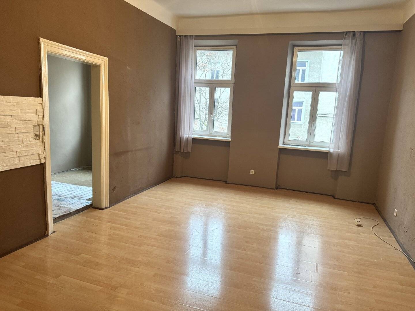Apartment near Augarten with design potential