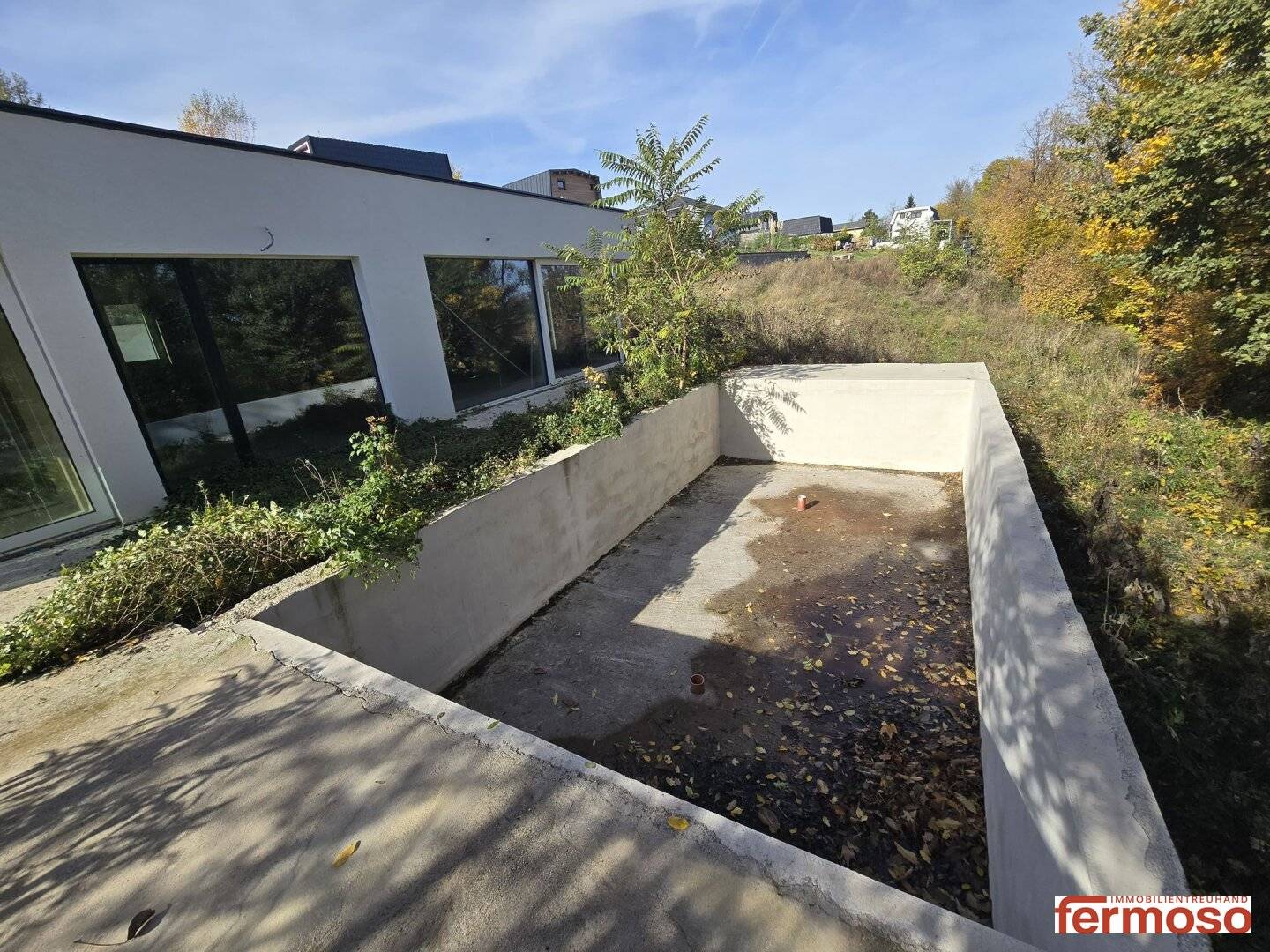 Two Row Houses with Pool on 1130 m²