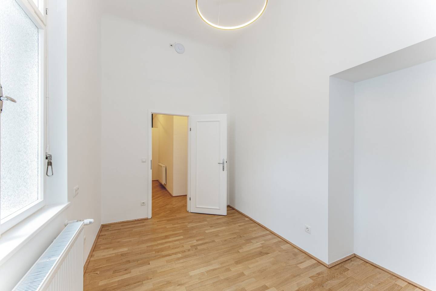 No commission All In Office Room at Brahmsplatz as Sublease?"