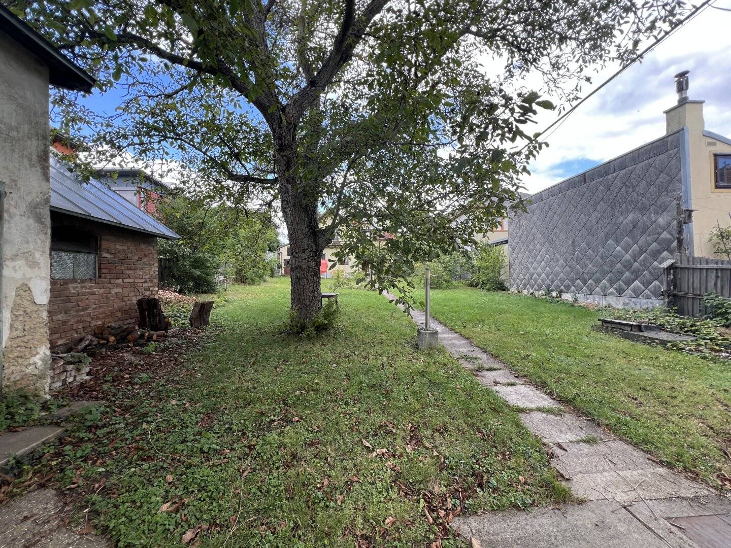 New price! Sunny plot of land in exclusive, quiet residential area of Perchtoldsdorf