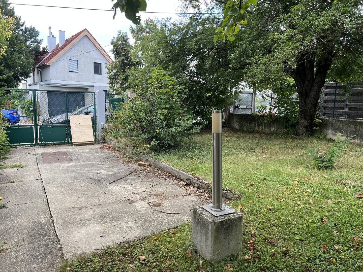 New price! Sunny plot of land in exclusive, quiet residential area of Perchtoldsdorf