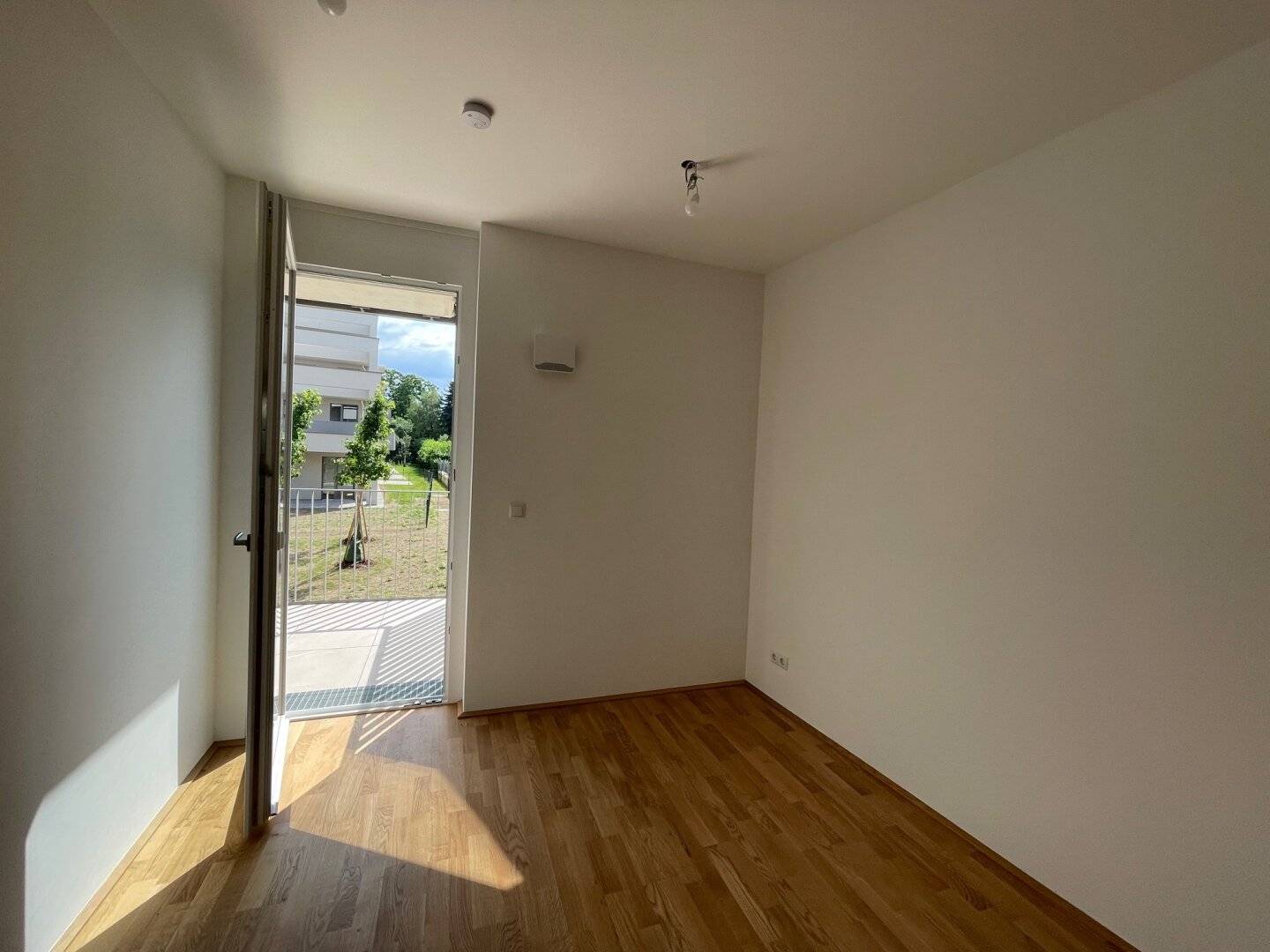 New build apartment for first occupancy with balcony