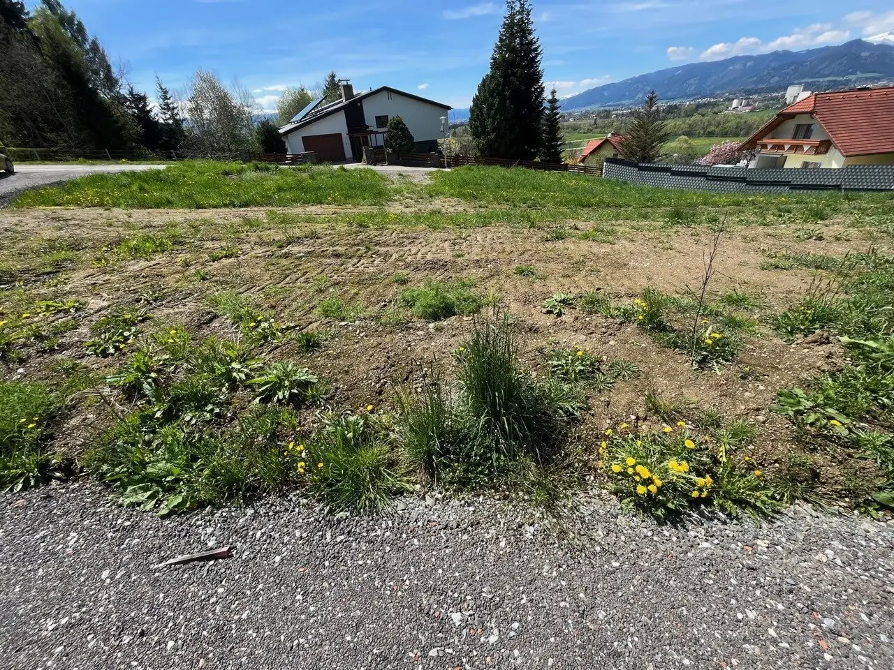 712 m² building plot in the green with mountain panorama