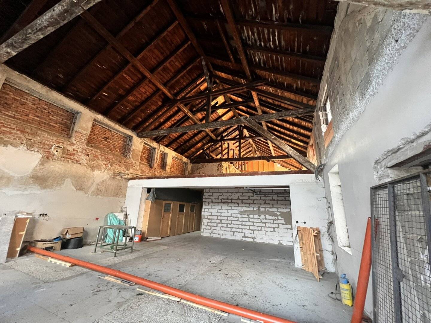 Wohnung Rohbauzustand nahe Schloß Gabelhofen