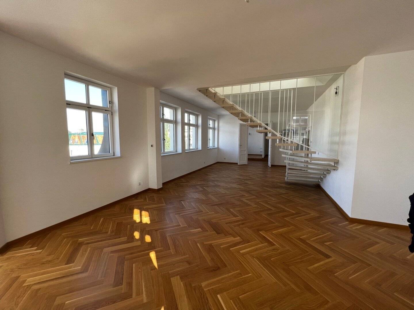 Penthouse with 360 degree sun terrace in a historic building