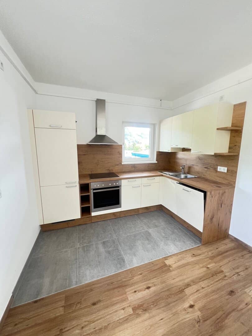 Apartment with lift and balcony near city center