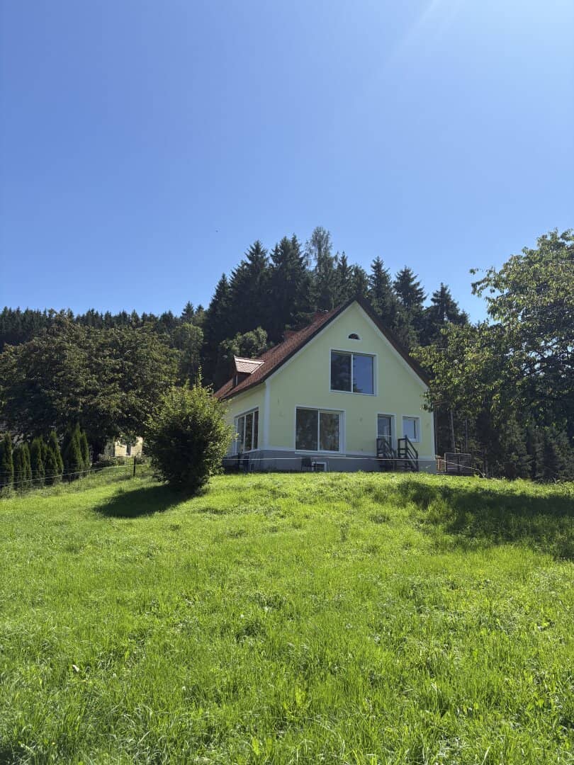 10 ha Reiterhof mit Reitplatz und Panoramalage