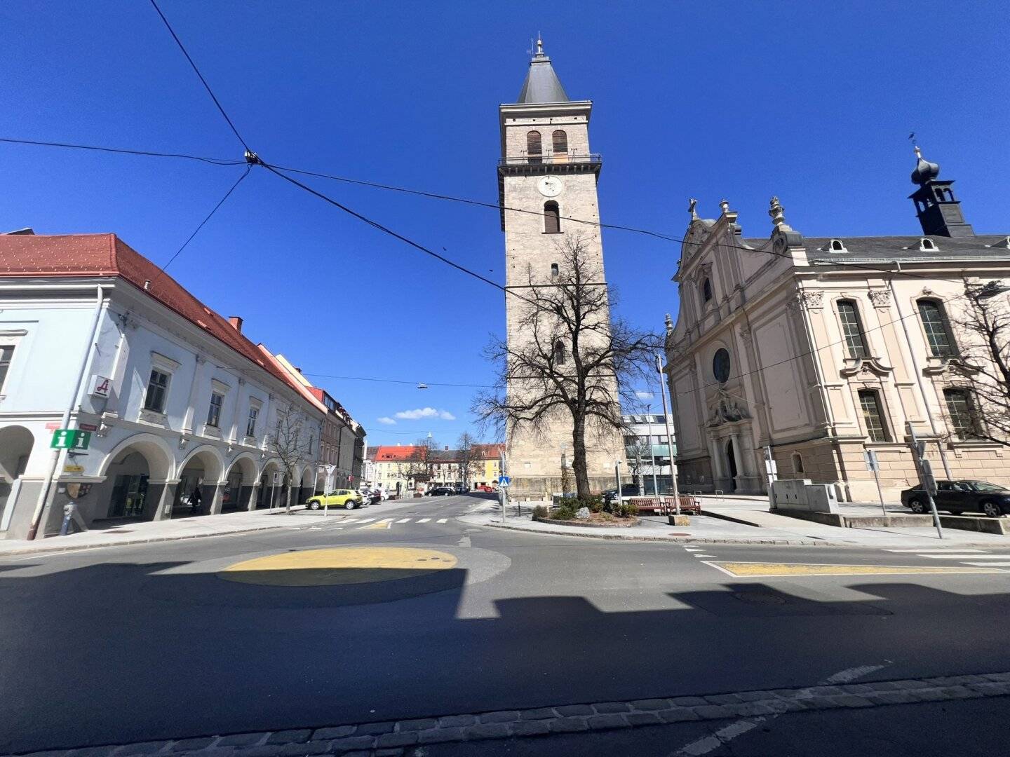 222 m² Erdgeschäftslokal am Hauptplatz Judenburg – helle Räume