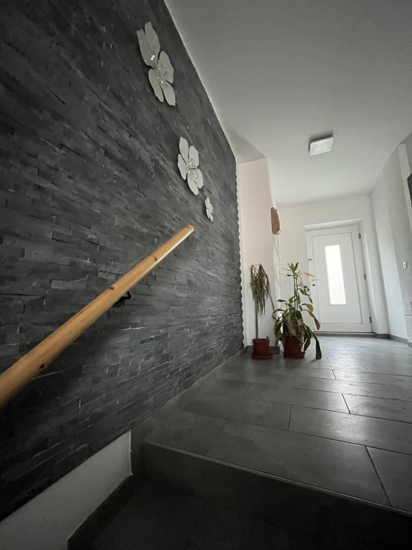 Investment property / vacant rental house